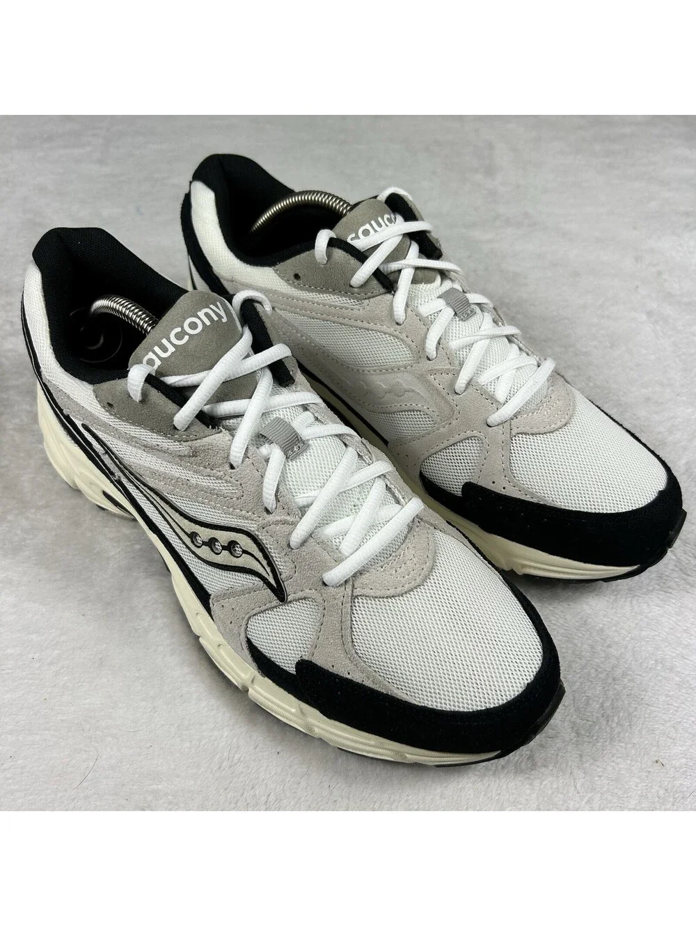 Saucony Ride Millennium Men’s Running Shoes Size 10 White Black Suede Sneakers
